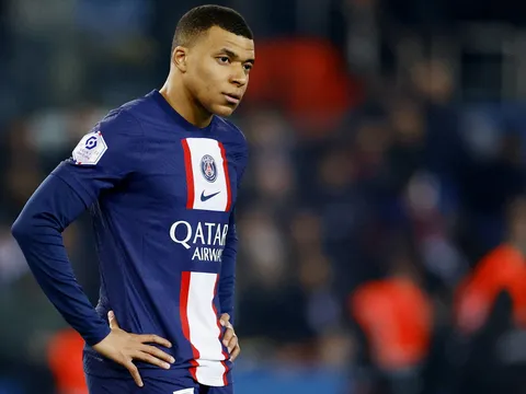 "Cậu ấy đang để mất những năm tháng vàng son ở PSG, phải rời đi ngay"