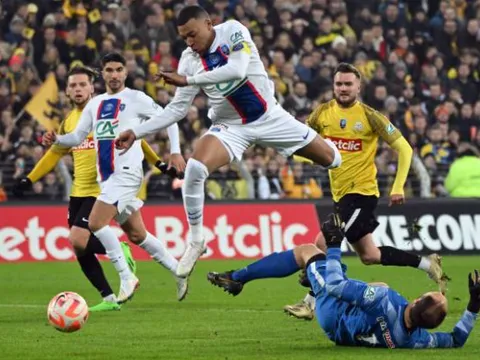Mbappe 5 lần nổ súng, PSG thắng giòn giã