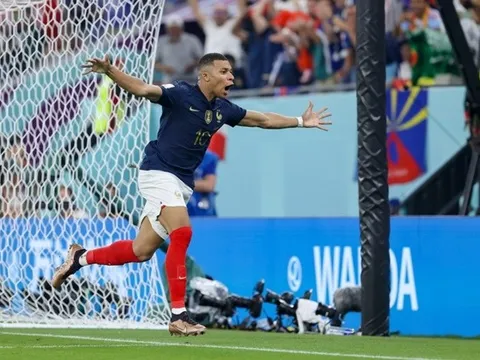 Mbappe vượt qua Henry, sánh ngang Messi