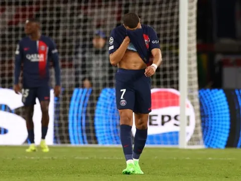 'Mbappe đá như nhổ vào mặt'