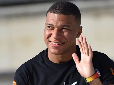 Paul Scholes khuyên Mbappe rời PSG để giành Quả bóng vàng