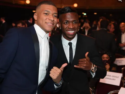 Vinicius Jr: "Mọi người nên hỏi chủ tịch đội bóng"