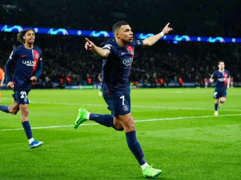 Mbappe đã sánh ngang với Drogba