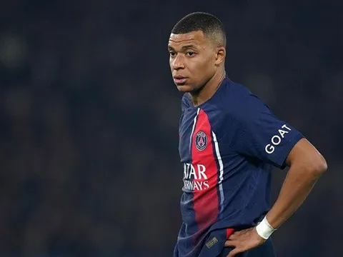 Mbappe nổi đóa vì câu hỏi về Real