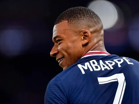 Mbappe có thể phá vỡ mùa hè mộng mơ của Ten Hag