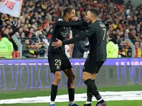 Mbappe làm hết, PSG tạo cách biệt 8 điểm