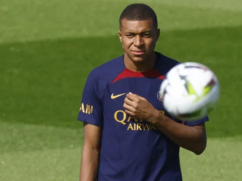 "Mbappe còn quá trẻ để giải nghệ"