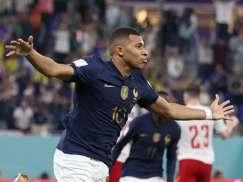 Mbappe san bằng kỷ lục của Pele