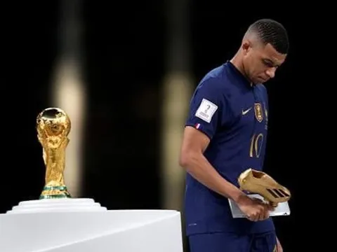 "Lập hat-trick trong trận chung kết World Cup nhưng lại ra về tay trắng"