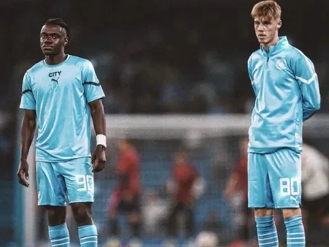 Bán sao trẻ, Man City thu tiền bằng 2 bom tấn M.U