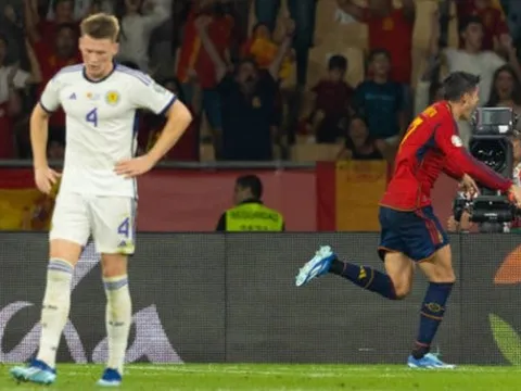 McTominay đen đủi, Morata 'bắn hạ' Scotland