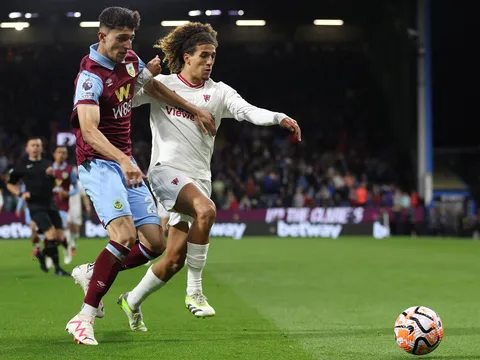 Sherwood cảnh báo Ten Hag cái tên cần được giữ lại sau trận thắng Burnley