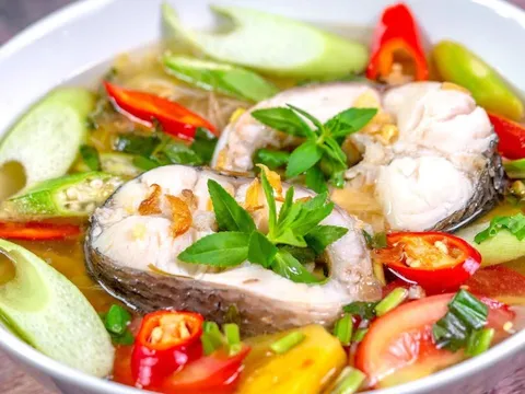 Mẹo nấu canh cá không tanh: Nhất định phải dùng loại nước này