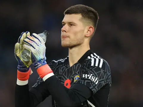 Thay thế Neuer, Bayern nhắm người gác đền tài năng