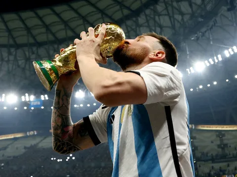 Laporta công khai kêu gọi Messi trở lại Barca