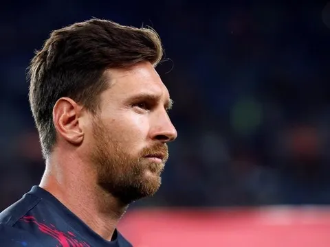 Vì sao Messi trở lại Barcelona với 15 chiếc va li?