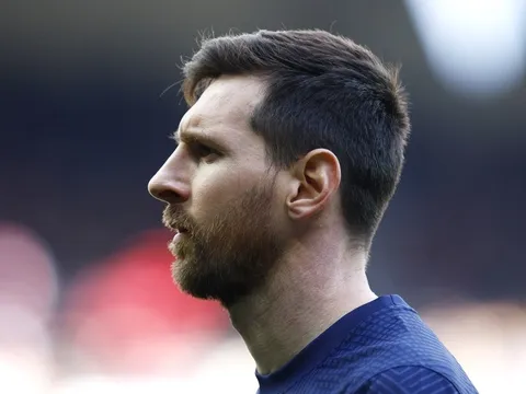 "Messi ngồi xem trận đấu ngay ở trên sân"