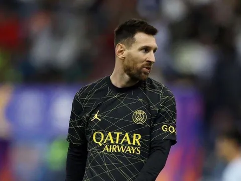 "Cho dù là Messi, bạn vẫn có quyền đưa anh ta ra khỏi sân"