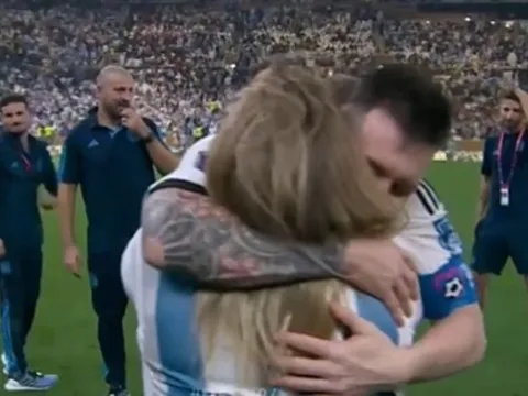 Messi chiếm sóng với khoảnh khắc giá trị nhất sau khi vô địch