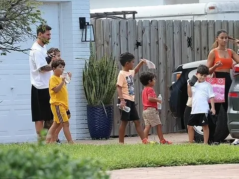 Messi đưa vợ con đi chơi, thư thả ‘thưởng’ trà trên đất Mỹ