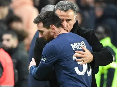 Messi bị CĐV nhà la ó, HLV PSG lên tiếng