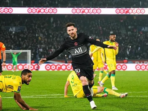 Messi ghi bàn thắng đầu tiên, đúng chất Messi, ở Ligue 1