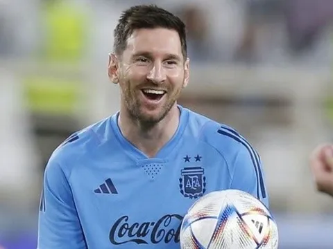 Messi giả vờ chấn thương
