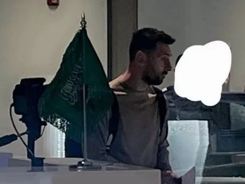Messi đặt chân tới Saudi Arabia sau trận thua của PSG