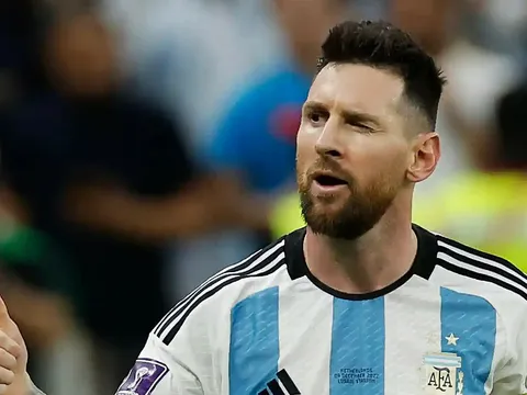 "Messi ở Argentina khó chơi hơn Messi ở PSG"