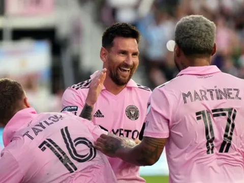 Messi khiến đồng đội 'chảy nước miếng'