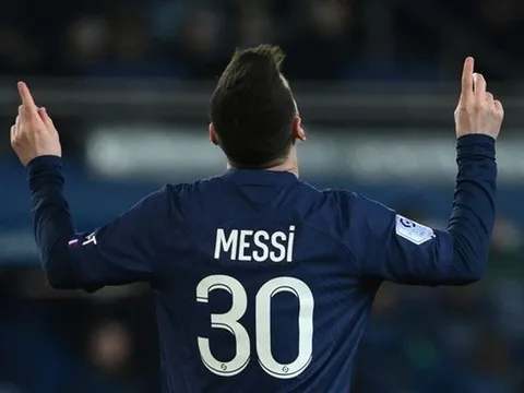 Messi đặt cả thế giới dưới chân