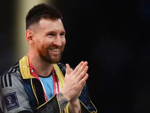 Messi làm trái ý HLV PSG