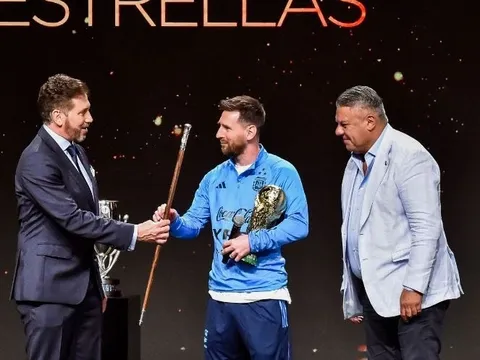 Messi nhận hai vinh dự đặc biệt từ CONMEBOL