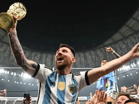 Aguero nêu tên cầu thủ có thể kế tục Messi ở tuyển Argentina