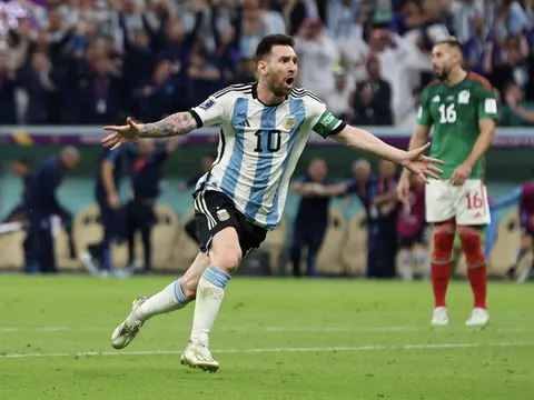Messi tiến thoái lưỡng nan