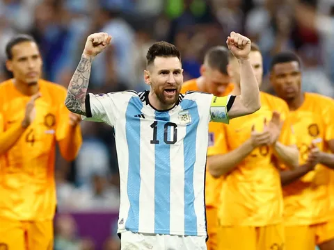 Messi trừng phạt Van Gaal thế nào