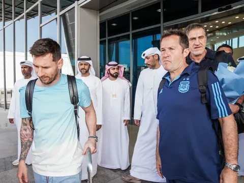 Messi và dàn sao Argentina bay sang UAE hội quân