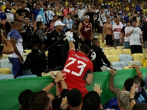 Messi và Martinez thể hiện bản lĩnh của nhà vô địch thế giới