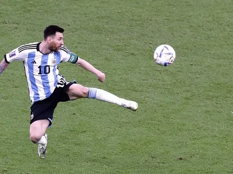 Chris Sutton dự đoán kết quả trận Ba Lan - Argentina