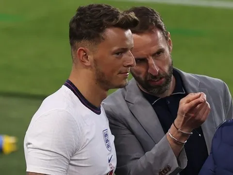 "Phũ phàng" với tuyển Anh, Ben White được huyền thoại Arsenal ủng hộ