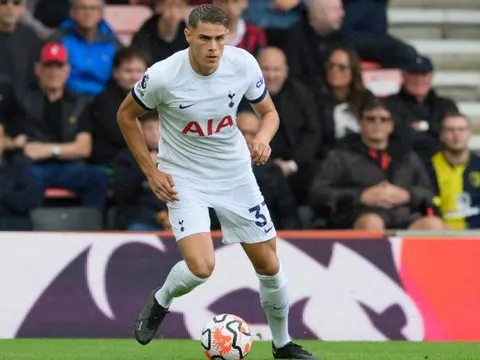 Micky van de Ven nêu bật điều lợi hại của Man United