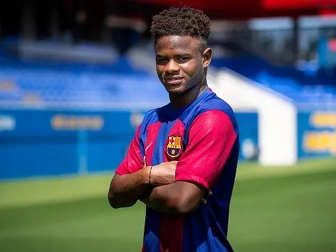 Man Utd cử tuyển trạch xem giò sao trẻ Barca