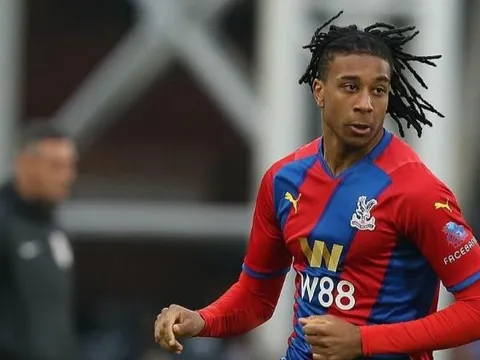 Silvestre: "Cậu ấy có tiềm năng chơi cho Man United"