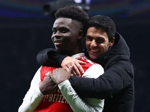 Saka cần được nghỉ ngơi nếu không muốn trở thành Wilshere thứ 2