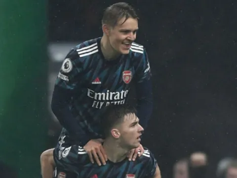 Mikel Arteta khen ngợi sợi dây liên kết của Arsenal