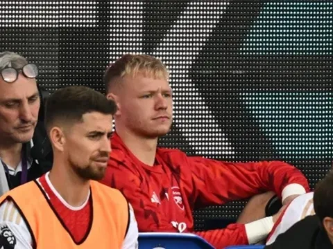 Ngồi dự bị, Ramsdale nhận thông điệp từ Arteta