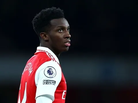 Cú hích hỗ trợ Arsenal đua vô địch Premier League