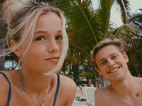 Bạn gái xinh đẹp nêu ngày cụ thể De Jong sẽ đến Old Trafford