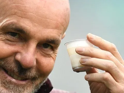 Milan và Pioli sau 2 năm: Từ hố sâu tuyệt vọng đến đua tranh Scudetto