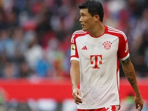 Kim Min-jae được khen ngợi vì từ chối Man United